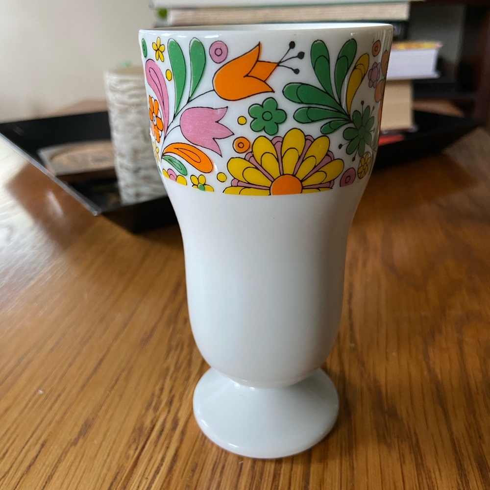 1 Vintage 1960’s Floral Glass Tumbler